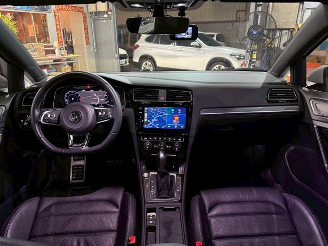2018年式7.5代 GOLF 280TSI R-LINE 旅行車/實跑7萬公里/APPLE CARPLAY/全景天窗/  第8張相片