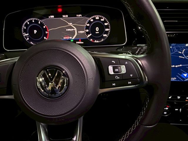 2018年式7.5代 GOLF 280TSI R-LINE 旅行車/實跑7萬公里/APPLE CARPLAY/全景天窗/  第12張相片