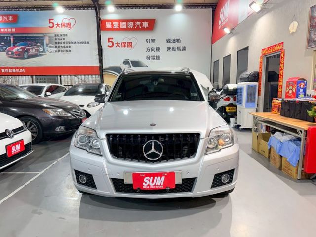 正一手車庫車/全車原版件/小改款車頭式樣/全景天窗/全新12.3吋安桌機/換四條全新輪胎/小改款尾燈  第1張相片