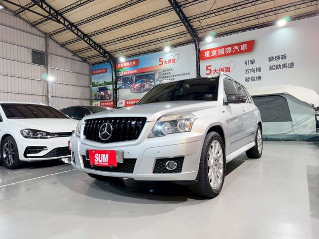 正一手車庫車/全車原版件/小改款車頭式樣/全景天窗/全新12.3吋安桌機/換四條全新輪胎/小改款尾燈  第2張相片