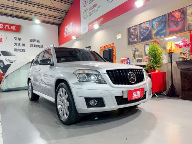 正一手車庫車/全車原版件/小改款車頭式樣/全景天窗/全新12.3吋安桌機/換四條全新輪胎/小改款尾燈  第3張相片