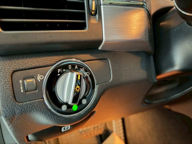 正一手車庫車/全車原版件/小改款車頭式樣/全景天窗/全新12.3吋安桌機/換四條全新輪胎/小改款尾燈  第7張相片