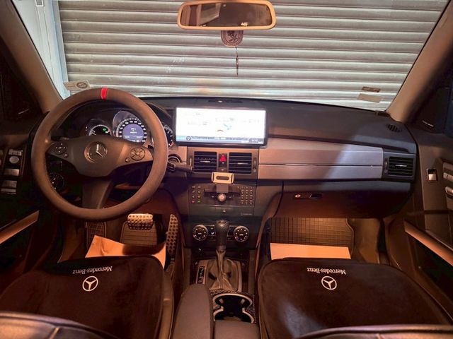 正一手車庫車/全車原版件/小改款車頭式樣/全景天窗/全新12.3吋安桌機/換四條全新輪胎/小改款尾燈  第8張相片