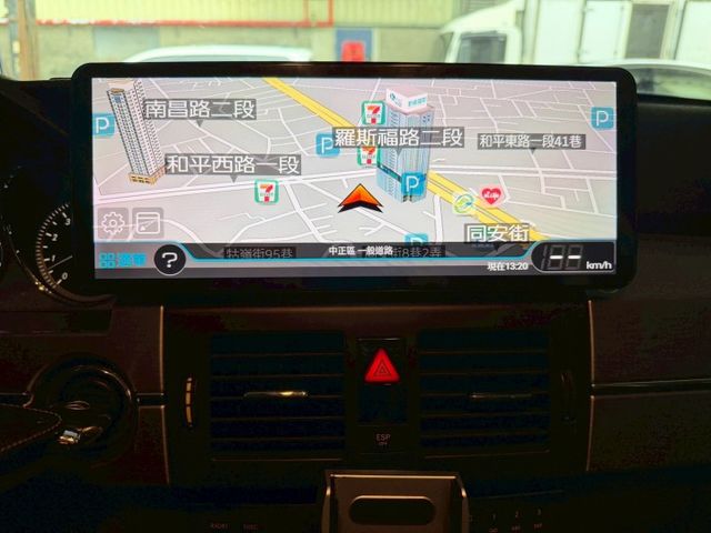 正一手車庫車/全車原版件/小改款車頭式樣/全景天窗/全新12.3吋安桌機/換四條全新輪胎/小改款尾燈  第10張相片