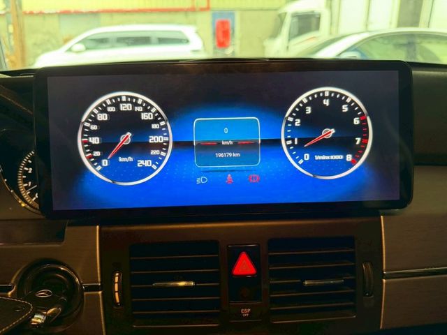 正一手車庫車/全車原版件/小改款車頭式樣/全景天窗/全新12.3吋安桌機/換四條全新輪胎/小改款尾燈  第12張相片