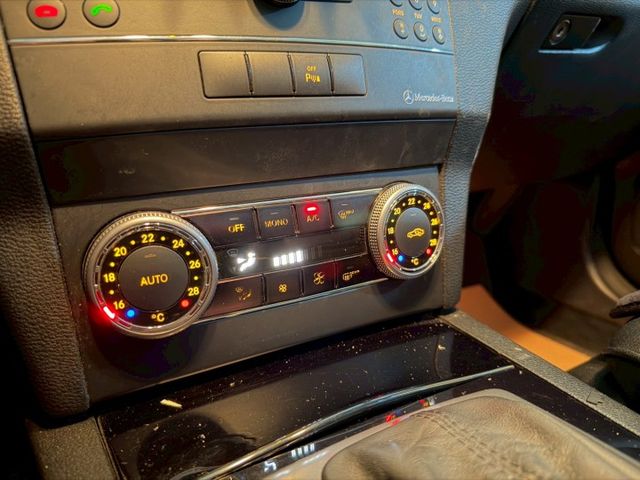 正一手車庫車/全車原版件/小改款車頭式樣/全景天窗/全新12.3吋安桌機/換四條全新輪胎/小改款尾燈  第13張相片