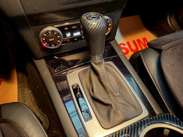 正一手車庫車/全車原版件/小改款車頭式樣/全景天窗/全新12.3吋安桌機/換四條全新輪胎/小改款尾燈  第14張相片