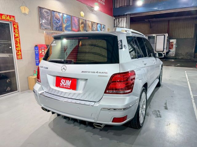 正一手車庫車/全車原版件/小改款車頭式樣/全景天窗/全新12.3吋安桌機/換四條全新輪胎/小改款尾燈  第16張相片