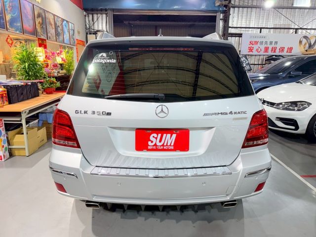 正一手車庫車/全車原版件/小改款車頭式樣/全景天窗/全新12.3吋安桌機/換四條全新輪胎/小改款尾燈  第17張相片