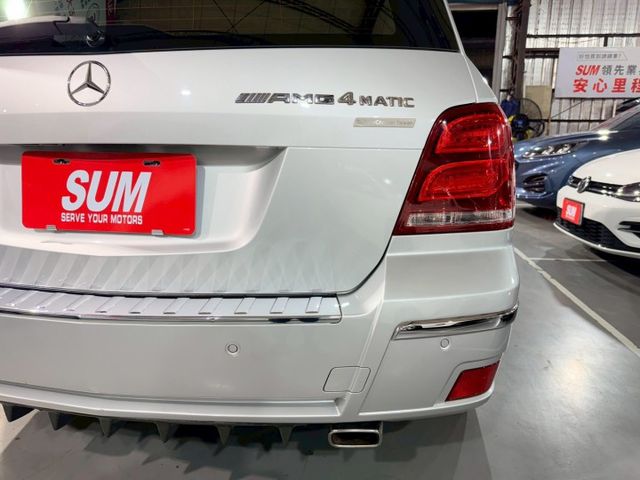 正一手車庫車/全車原版件/小改款車頭式樣/全景天窗/全新12.3吋安桌機/換四條全新輪胎/小改款尾燈  第19張相片