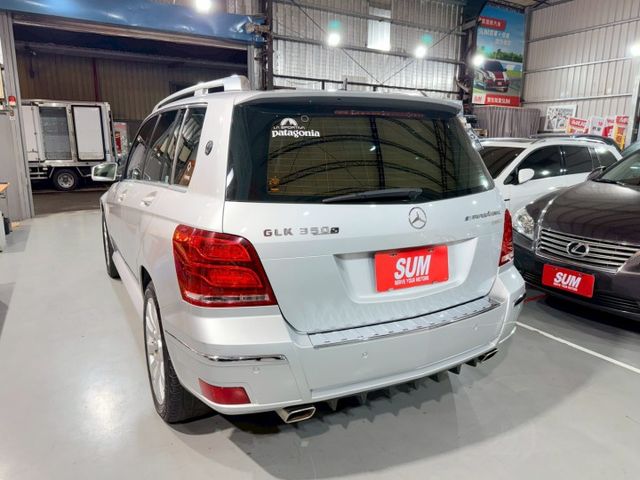 正一手車庫車/全車原版件/小改款車頭式樣/全景天窗/全新12.3吋安桌機/換四條全新輪胎/小改款尾燈  第18張相片