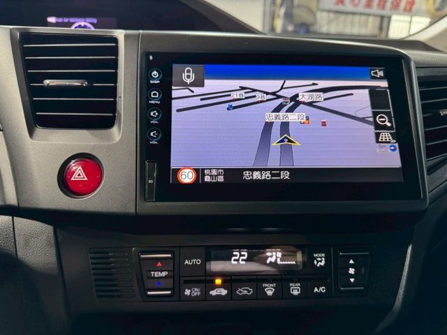 CIVIC K14 VTi-S 9.5代/實跑7萬多/方向盤換檔撥片/倒車影像/衛星導航/HID頭燈/天窗/恆溫定速/  第11張相片