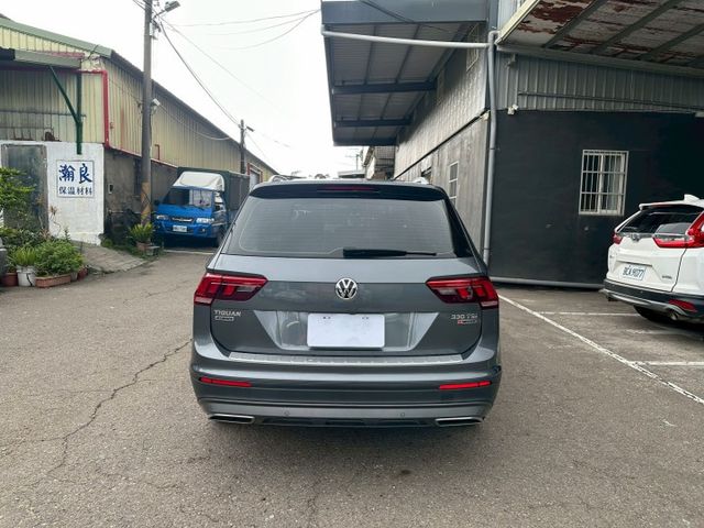 優質7人座/原廠選配/360度環景影像/Apple CarPlay/電動尾門/正一手車/原版件/ACC跟車/盲點偵測  第14張相片