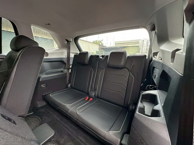 優質7人座/原廠選配/360度環景影像/Apple CarPlay/電動尾門/正一手車/原版件/ACC跟車/盲點偵測  第18張相片
