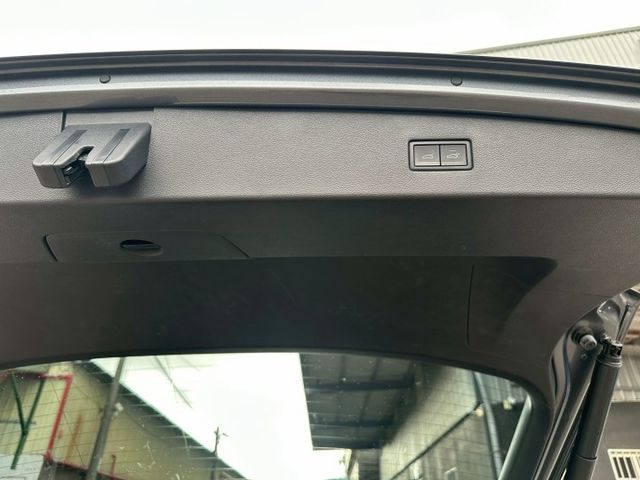 優質7人座/原廠選配/360度環景影像/Apple CarPlay/電動尾門/正一手車/原版件/ACC跟車/盲點偵測  第20張相片