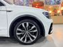 R-Line 專屬空力套件/Apple CarPlay/三區恆溫空調/全景式電動玻璃天窗/HUD 抬頭顯示器  第4張縮圖