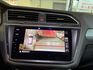 R-Line 專屬空力套件/Apple CarPlay/三區恆溫空調/全景式電動玻璃天窗/HUD 抬頭顯示器  第9張縮圖