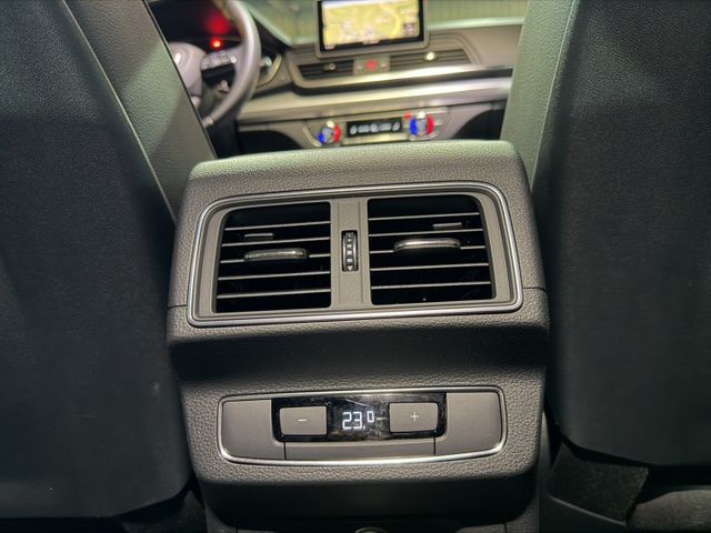 摸門解鎖/I-key/恆溫/電動尾門/ACC 主動式定速巡航/主動式車道維持/偏離警示系統  第17張相片