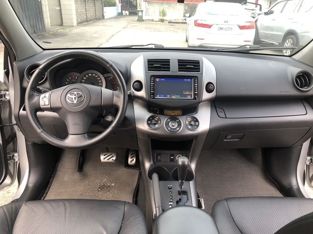 TOYOTA豐田 RAV4  第10張相片