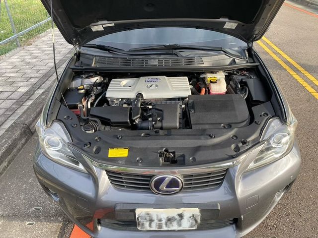 LEXUS凌志 CT200H  第3張相片