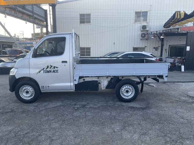 TOYOTA豐田 TOWN ACE  第4張相片