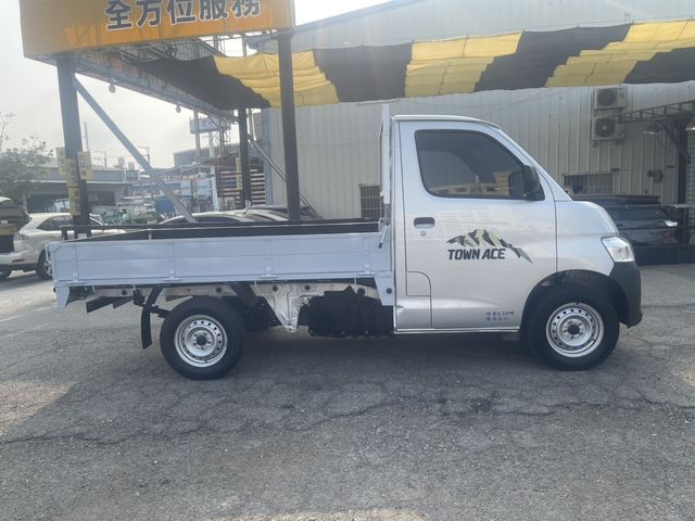 TOYOTA豐田 TOWN ACE  第4張相片