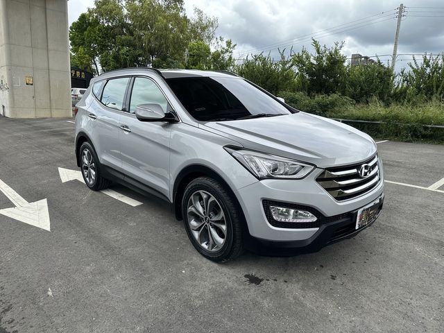 HYUNDAI現代 SANTA FE  第1張相片