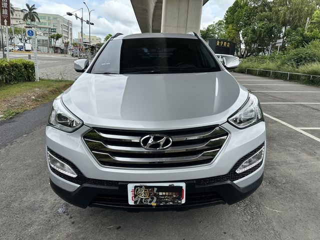 HYUNDAI現代 SANTA FE  第3張相片