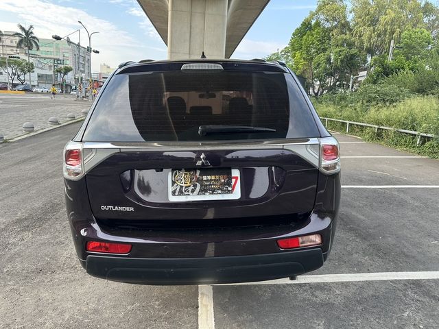 MITSUBISHI三菱 OUTLANDER  第2張相片