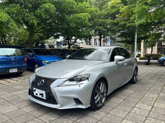 LEXUS凌志 IS 300H  第1張相片