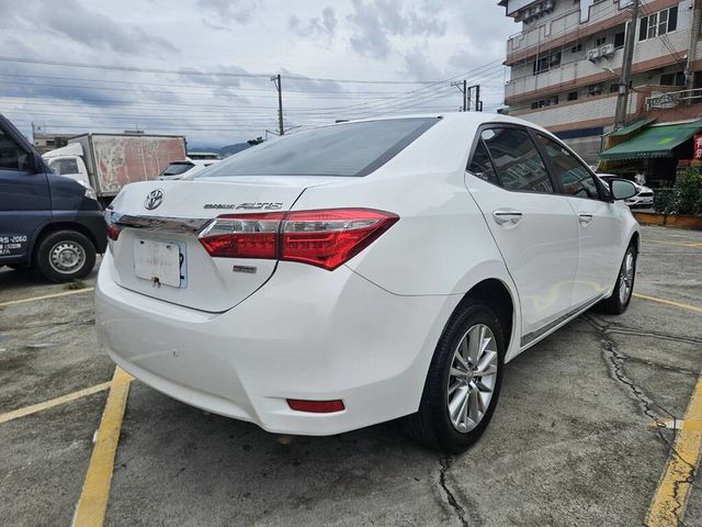TOYOTA豐田 ALTIS  第3張相片