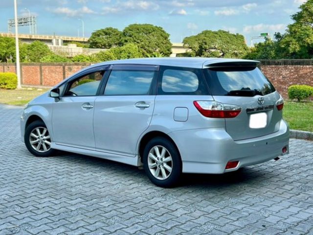 TOYOTA豐田 WISH  第2張相片