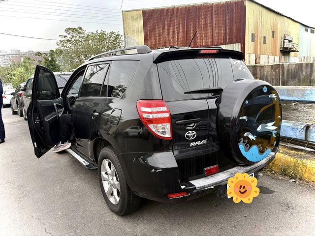 TOYOTA豐田 RAV4  第3張相片
