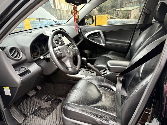 TOYOTA豐田 RAV4  第11張相片