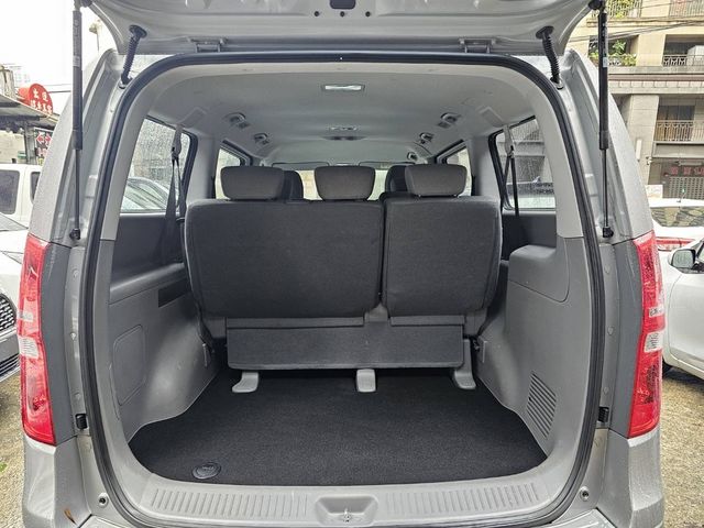 HYUNDAI現代 STAREX  第5張相片