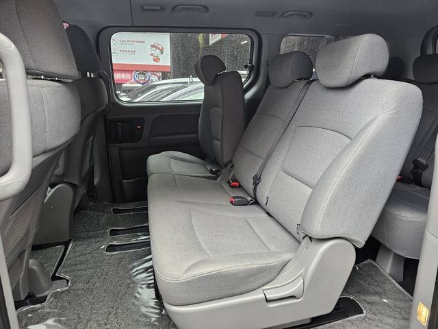 HYUNDAI現代 STAREX  第6張相片