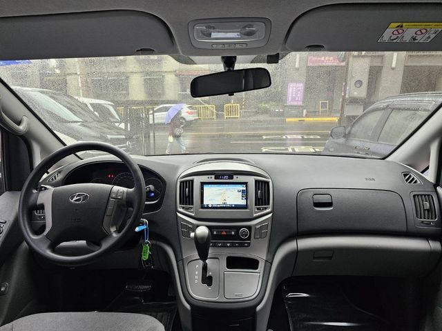 HYUNDAI現代 STAREX  第8張相片