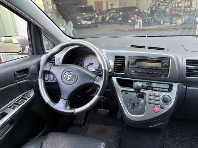 TOYOTA豐田 WISH  第3張相片
