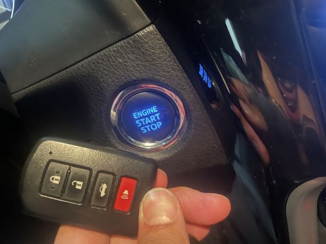 TOYOTA豐田 ALTIS  第6張相片