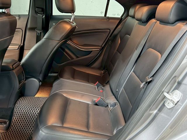 M-BENZ賓士 A180  第8張相片