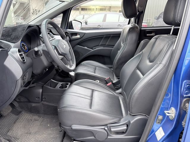 MITSUBISHI三菱 COLT PLUS  第8張相片