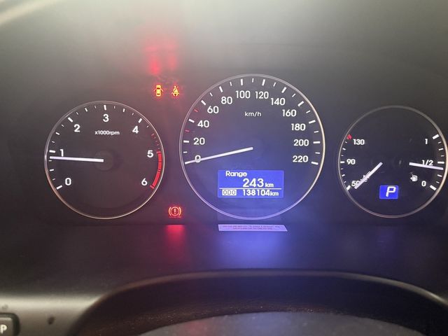 HYUNDAI現代 STAREX  第3張相片