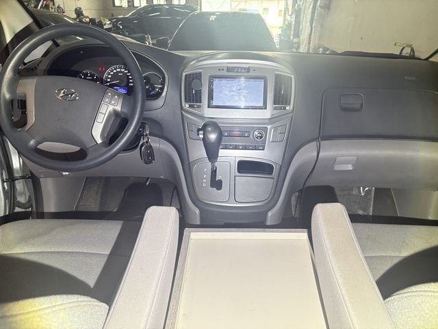 HYUNDAI現代 STAREX  第6張相片