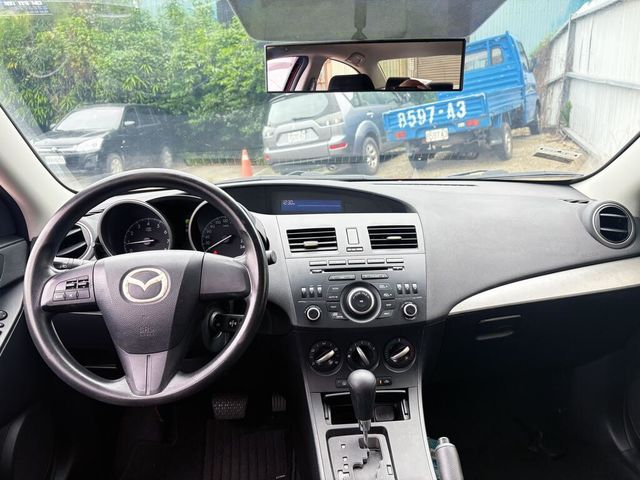MAZDA馬自達 MAZDA 3  第10張相片