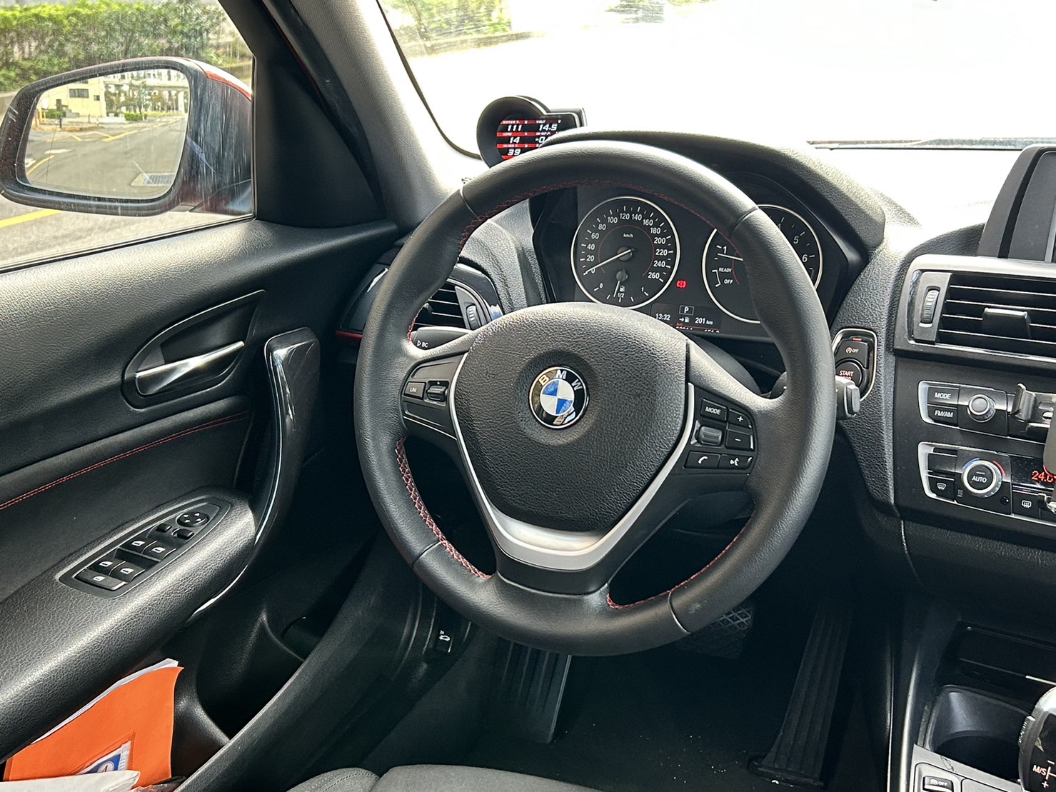 BMW 118i   第8張相片