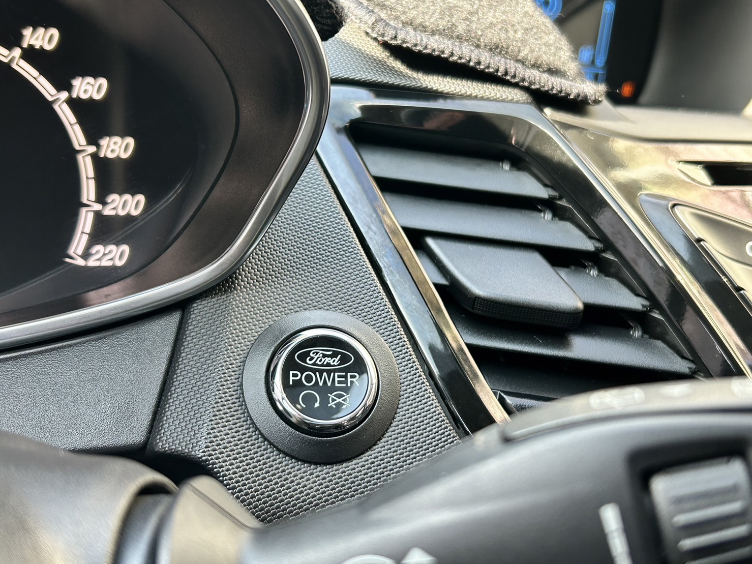 Ford  Fiesta EcoBoost  第10張相片