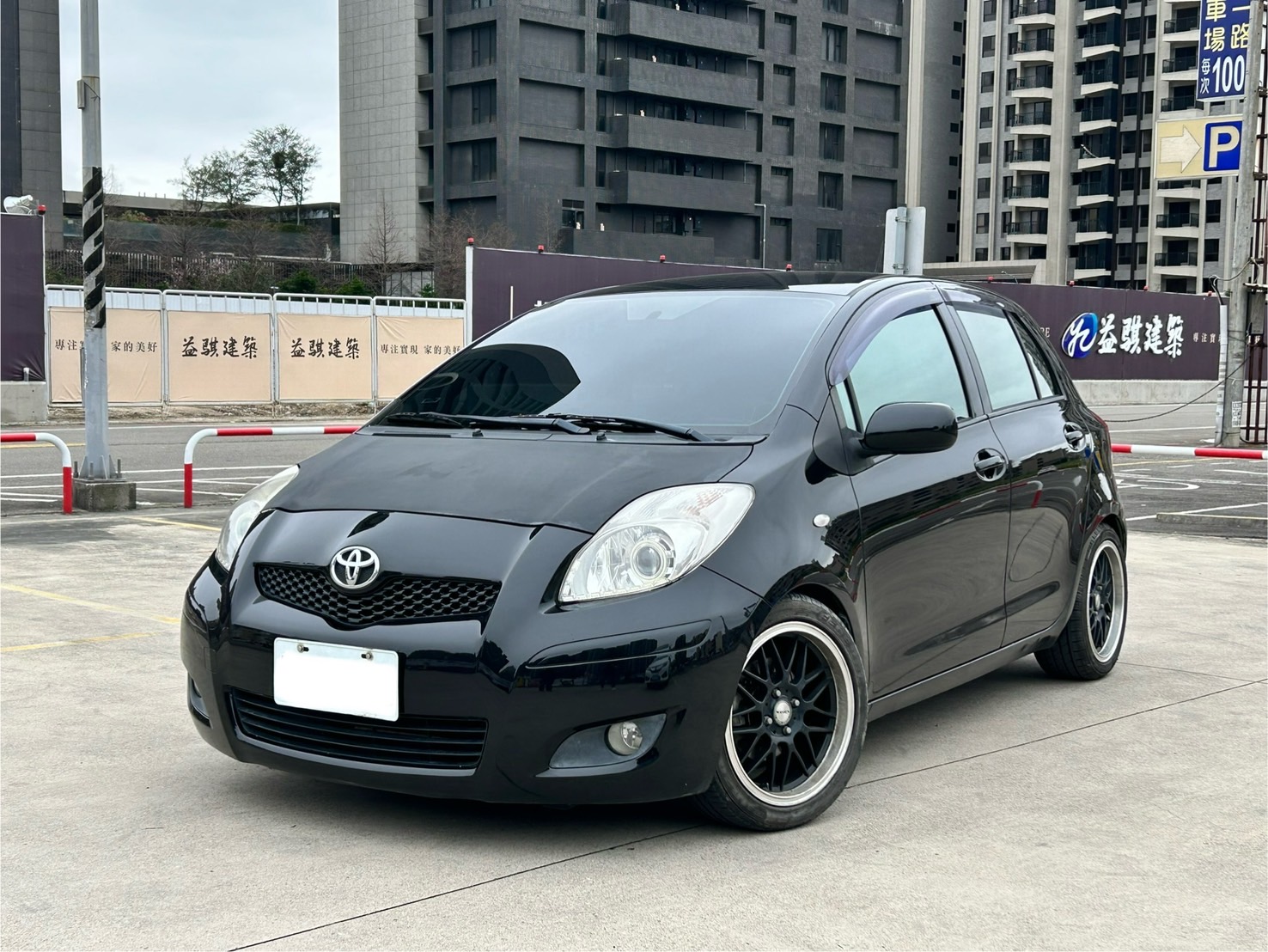Toyota Yaris E  第1張相片