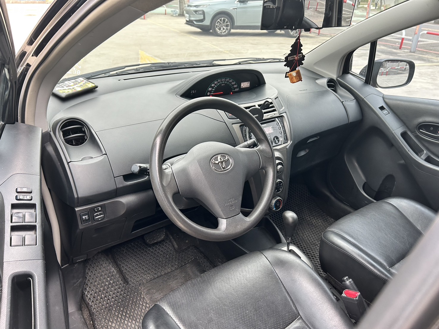 Toyota Yaris E  第4張相片