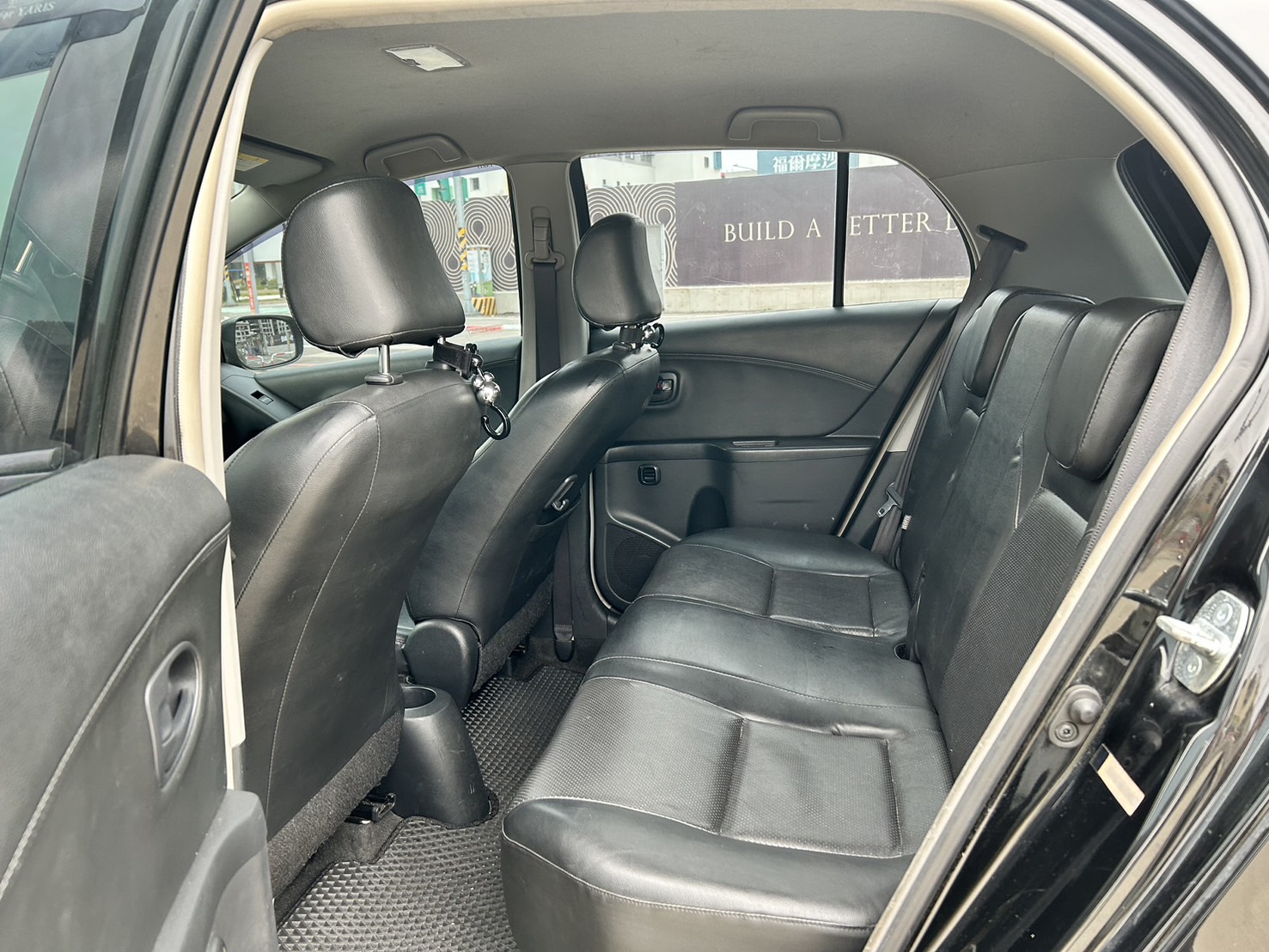 Toyota Yaris E  第6張相片