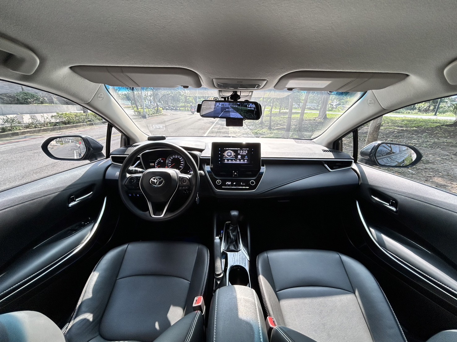 Toyota Corolla Altis  第9張相片